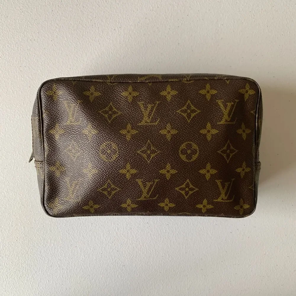 Louis Vuitton monogram Cosmetic Pouch trousse toilette 23 authentic with COA